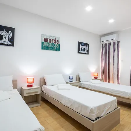 A Large House In With Bbq & Terrace By 360 Estates Apartment Pieta