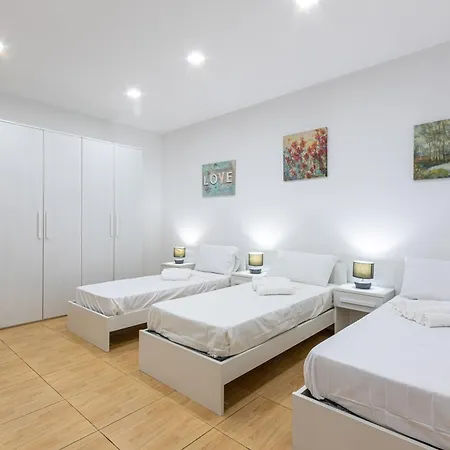 Apartman A Large House In With Bbq & Terrace By 360 Estates
