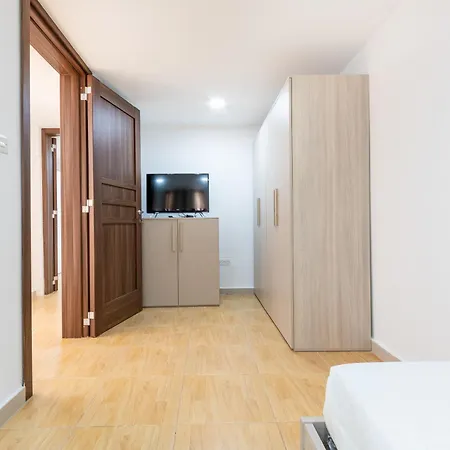 A Large House In With Bbq & Terrace By 360 Estates Apartment Pietà