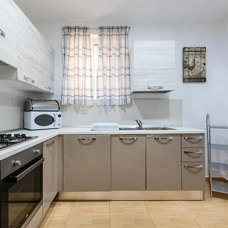 Apartment A Large House In With Bbq & Terrace By 360 Estates